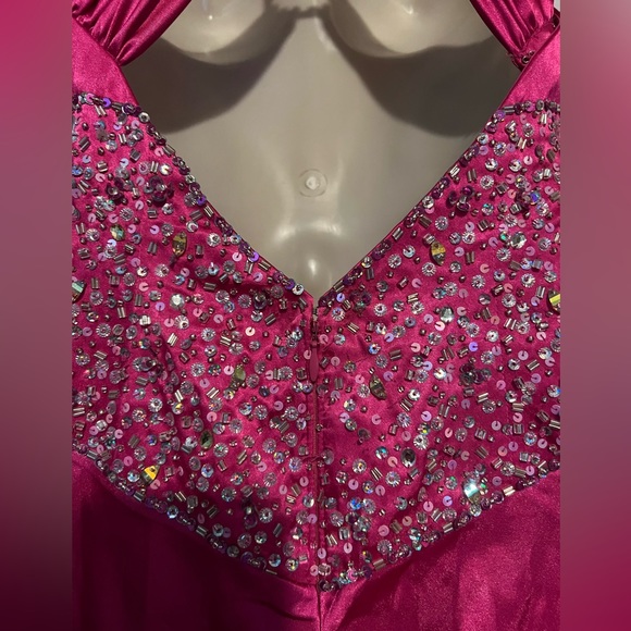 #489✅ Silky pink sequin long gown - Picture 5 of 14